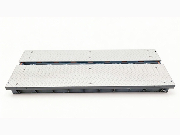 Distortion-Free Under-Vehicle Security Scanning System