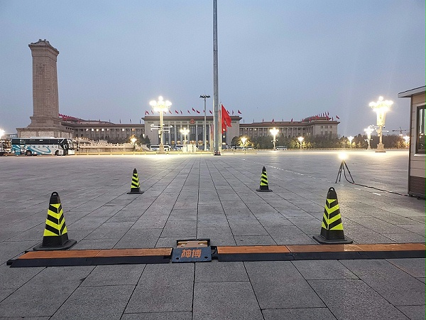 The vehicle underbody security inspection system for the National Two Sessions
