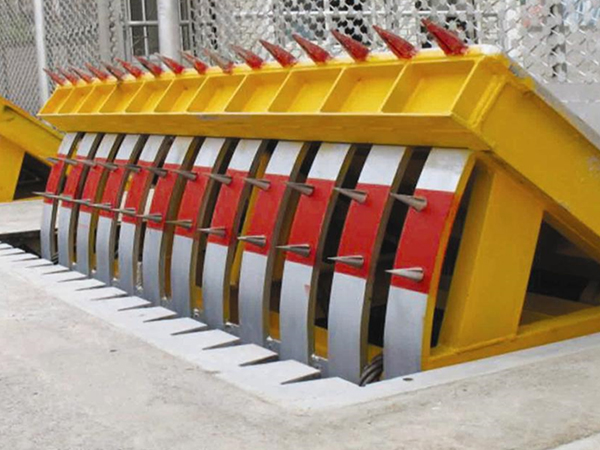 Hydraulic Road Blockers